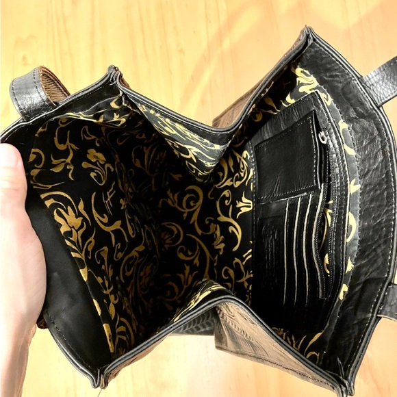 T. Saldivar Black Tooled Leather Classic Shoulder Bag Handbag Purse Tote - Picture 5 of 8